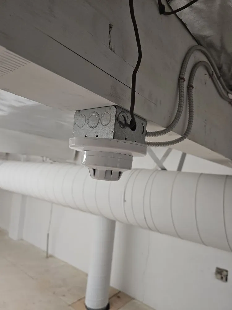 Slide of Gav Electric