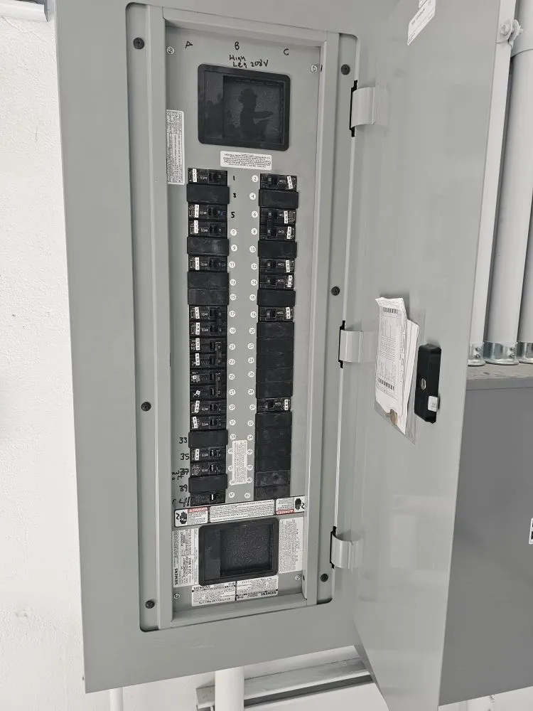 Slide of Gav Electric