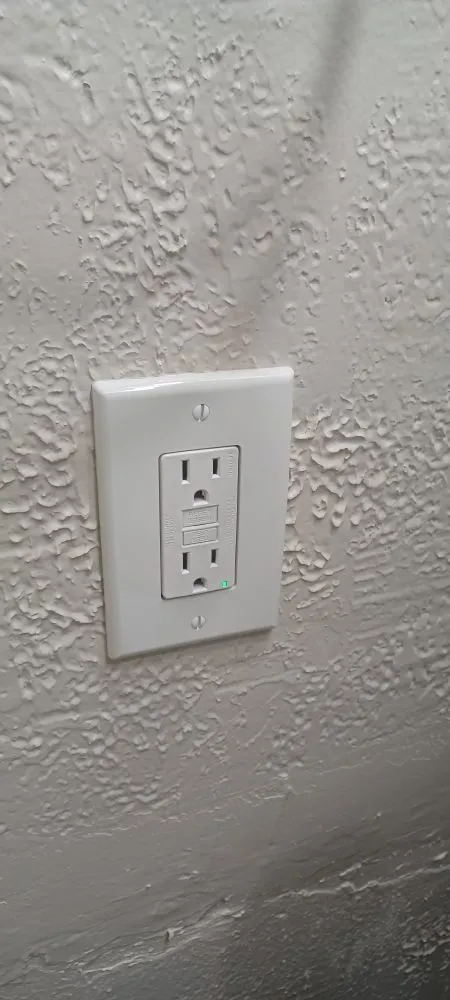 Slide of G&D Contractors