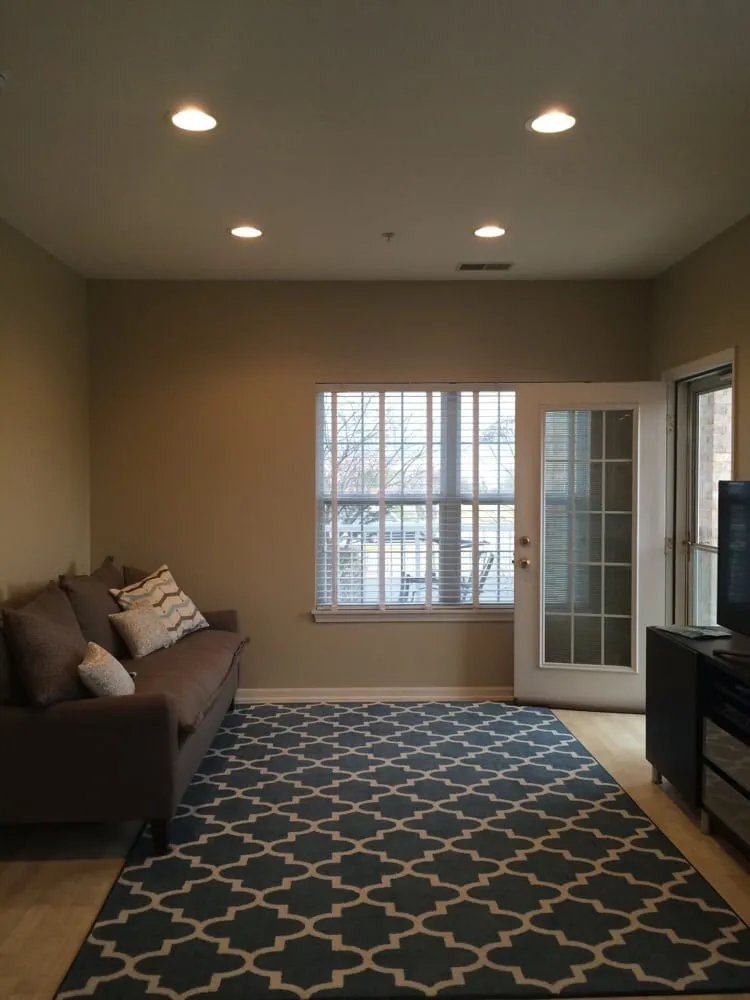 Affordable electrician providing circuit breaker repair in , 