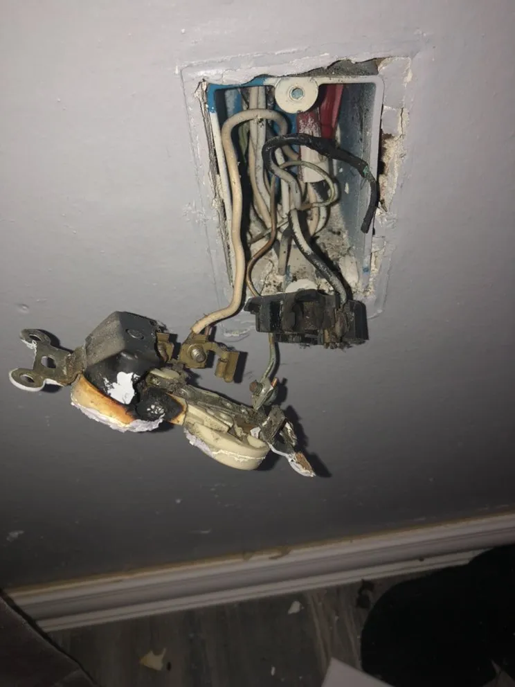 Slide of G&E Electrical