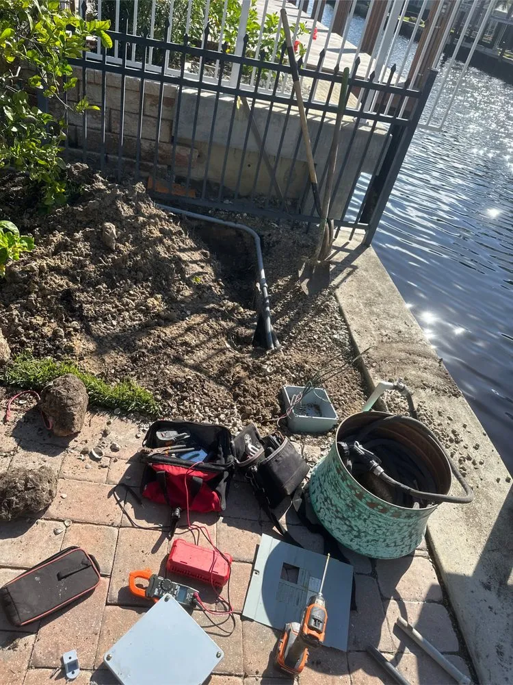 Emergency electrician providing electrical repair in ,