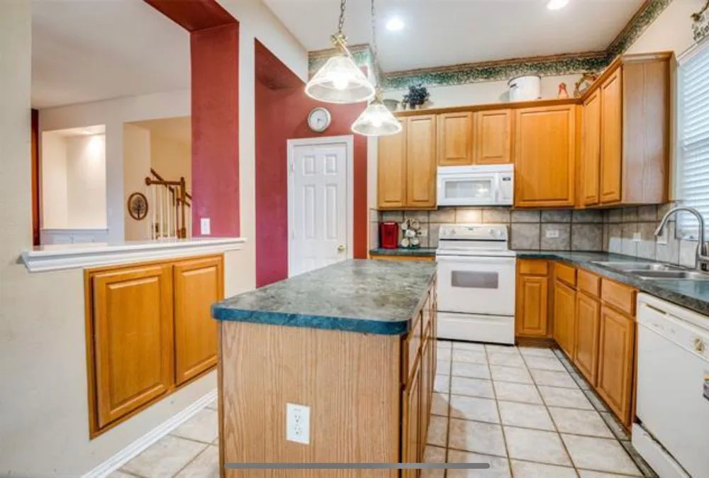 Emergency outlet and switch repair service in ,  - General Home Repairs Handyman Services