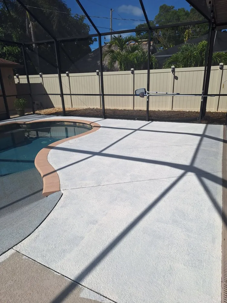 Licensed electrician providing panel upgrade in Tampa Bay, FL - General Services Handyman