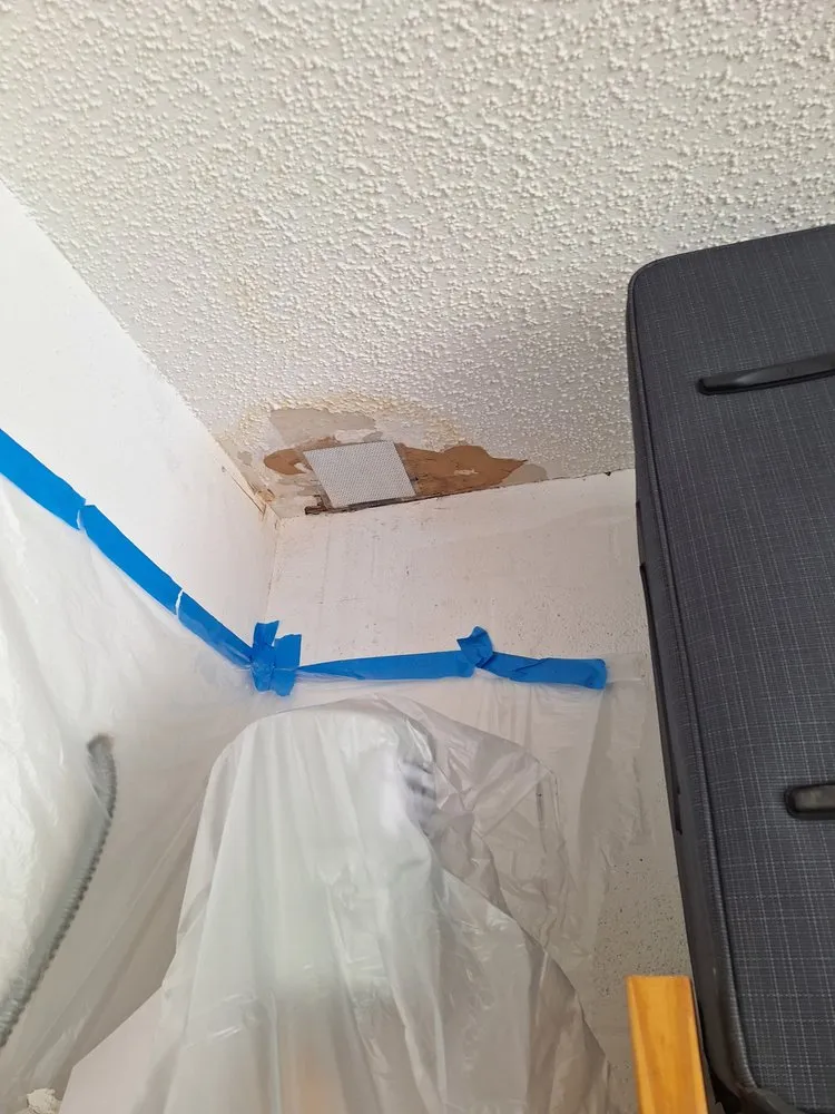 Affordable electrician providing wiring installation in Tampa Bay, FL - General Services Handyman
