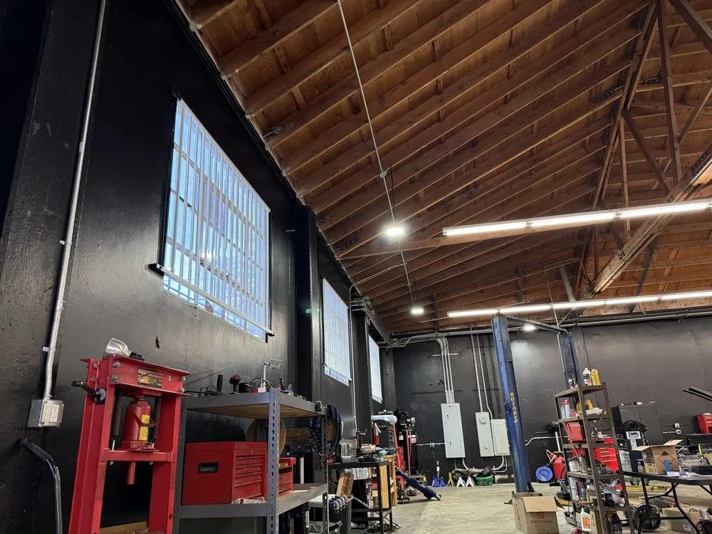 Slide of Genius Electric