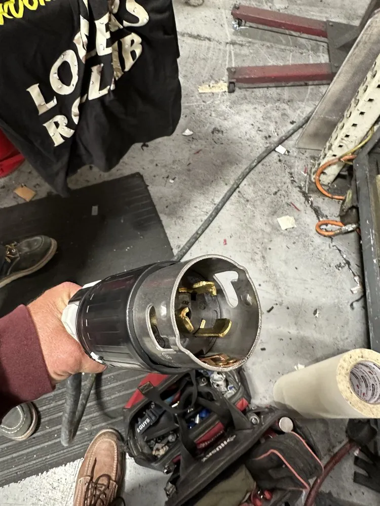 Slide of Genius Electric Power And Cabling