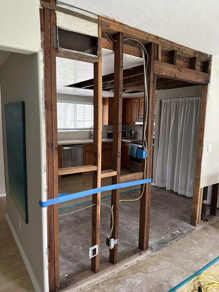 Licensed electrician providing outlet and switch repair in , 