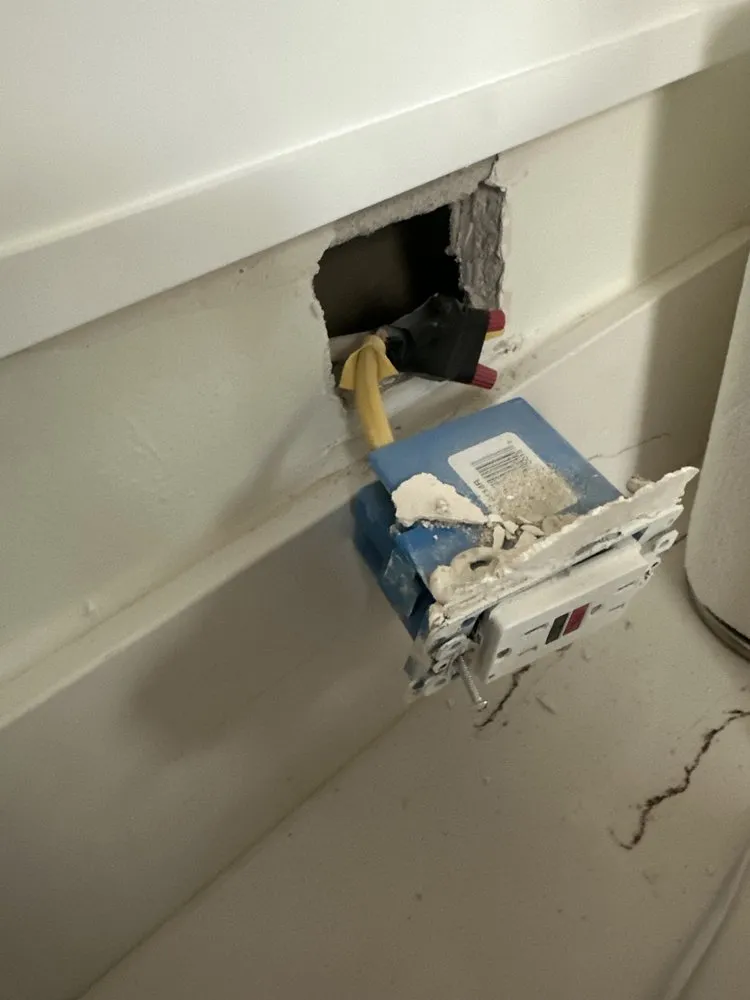 Licensed electrical repair in ,  by Genius Electric Power And Cabling