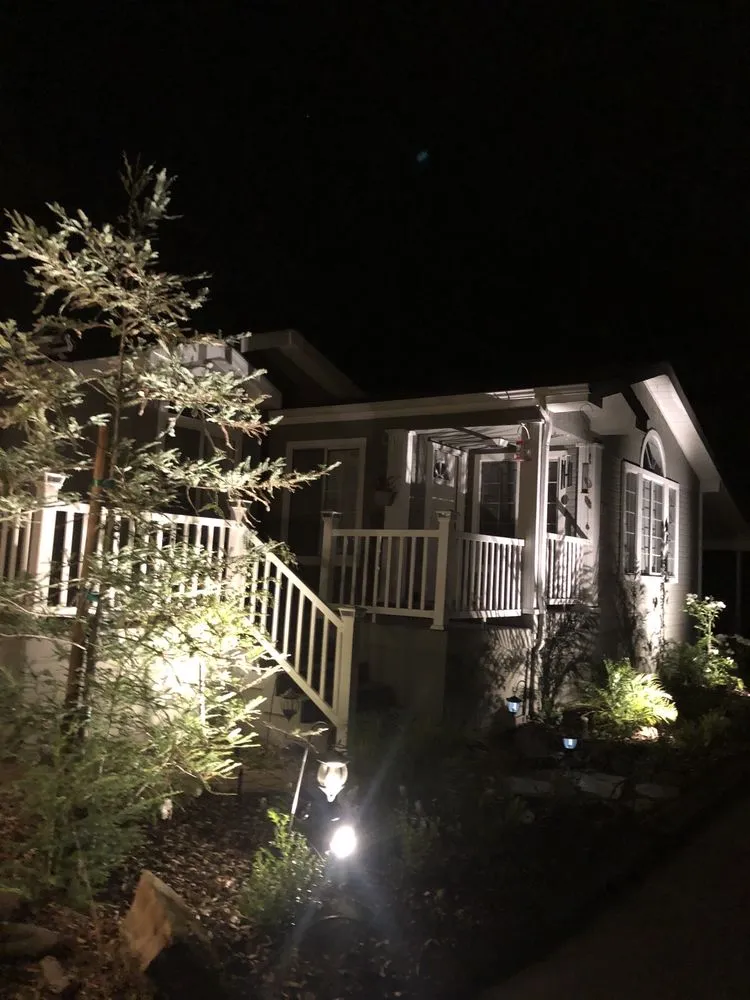 Trusted electrician providing circuit breaker repair in , 