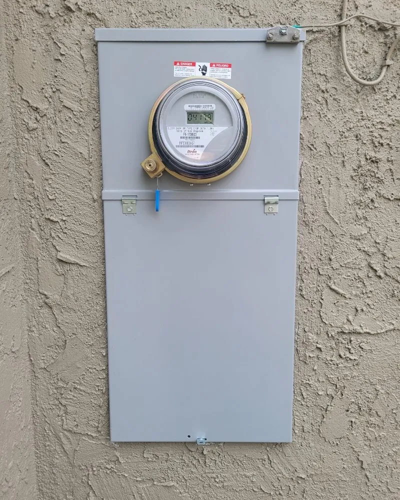 Licensed outlet and switch repair experts serving Sun Valley, CA - Geolite Electric