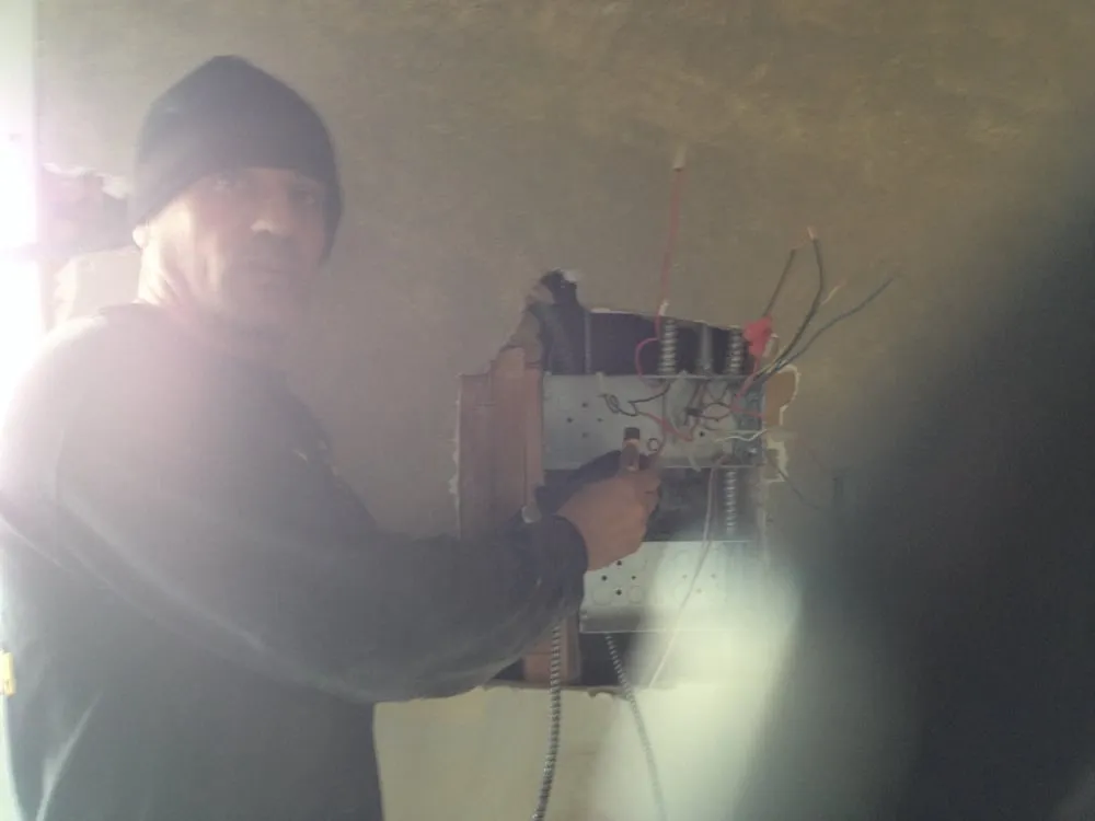 Emergency emergency electrical service experts serving N Hollywood, CA - Georges Electric