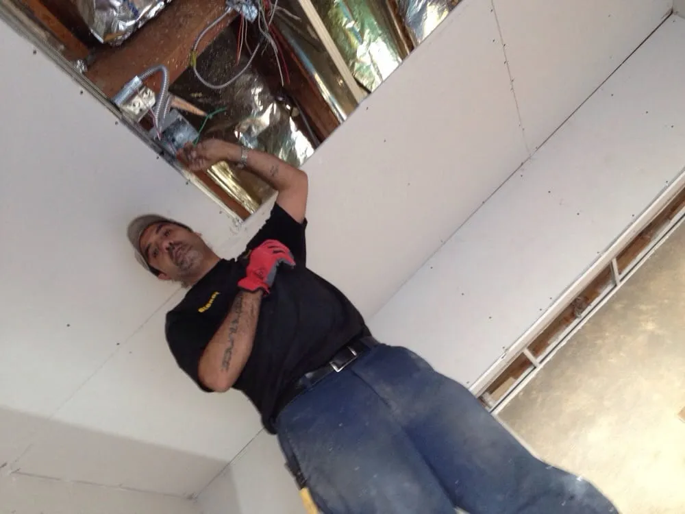 Emergency electrician providing electrical repair in N Hollywood, CA - Georges Electric