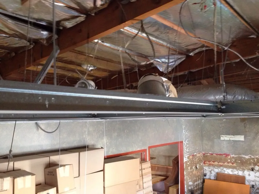Licensed electrician providing lighting installation in N Hollywood, CA - Georges Electric
