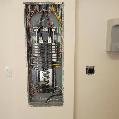 GeorgeTech Electric, Inc. Logo