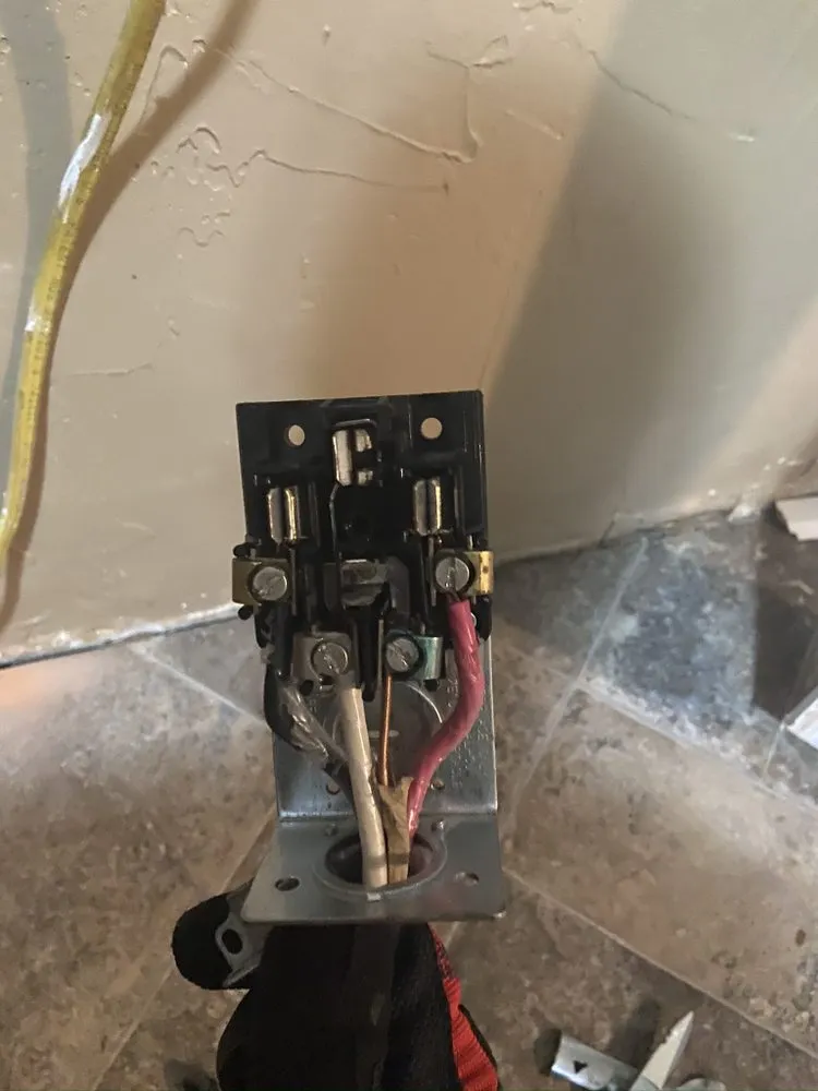 Affordable circuit breaker repair experts serving Philadelphia, PA - G&G Electrical Services