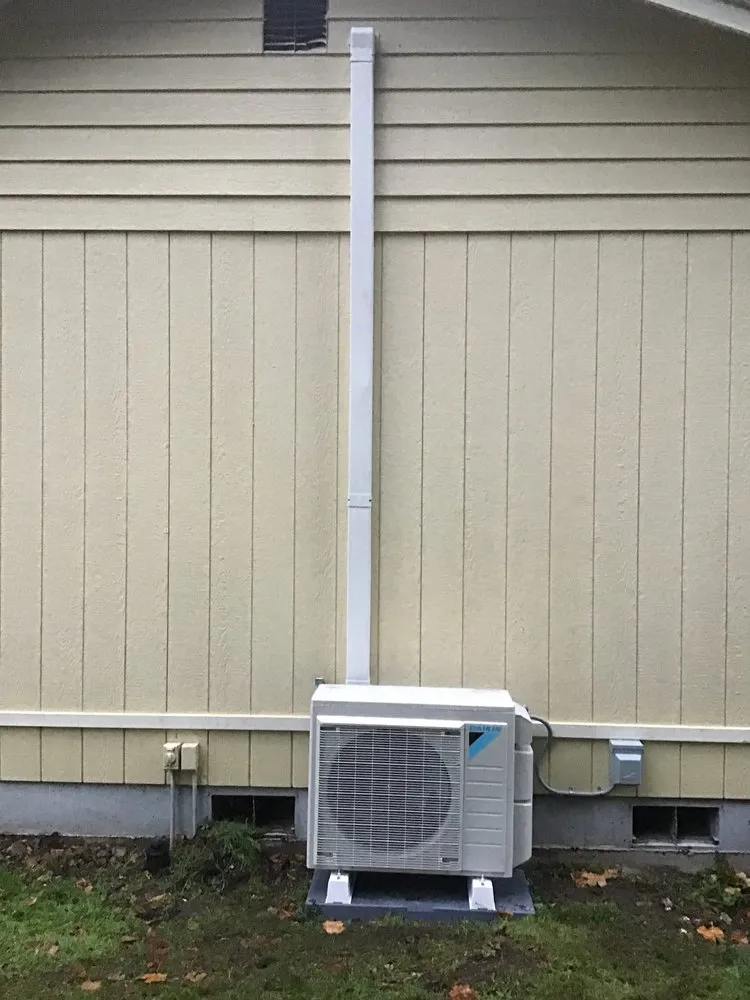 Affordable electrician providing electrical repair in , 