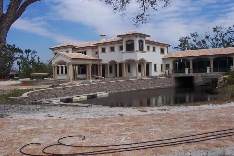 Slide of Giaquinto Electric