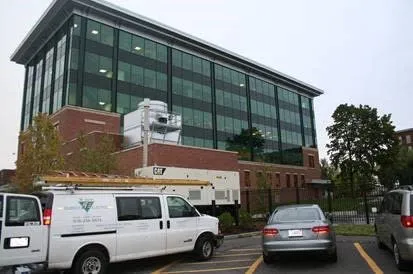 Affordable electrician providing circuit breaker repair in , 