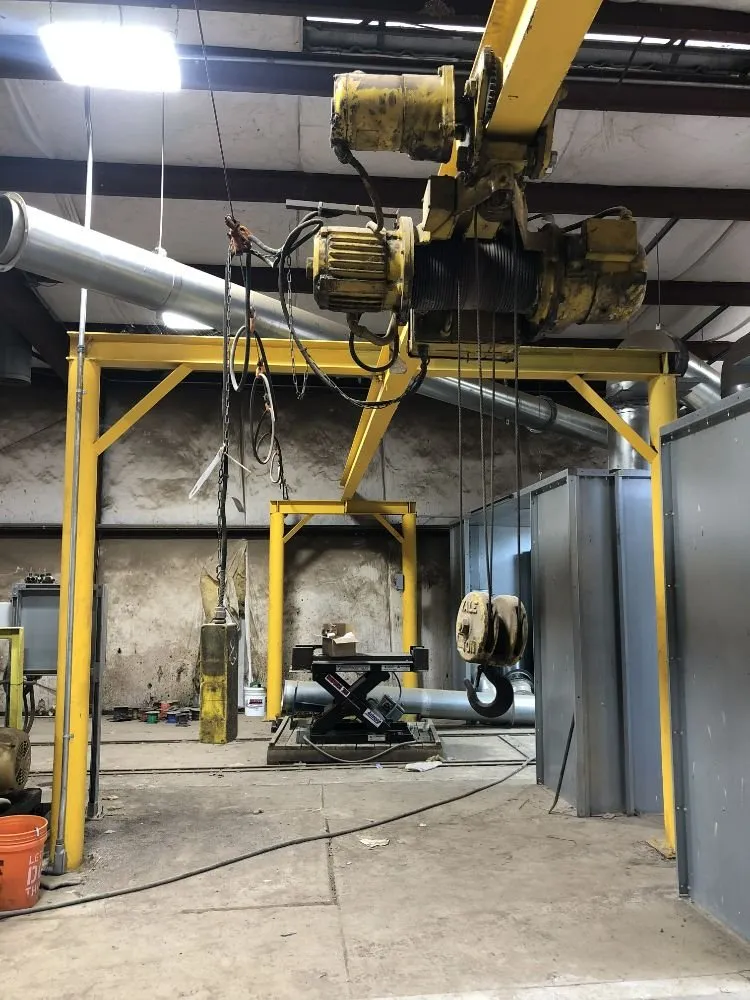 Emergency electrician providing outlet and switch repair in , 