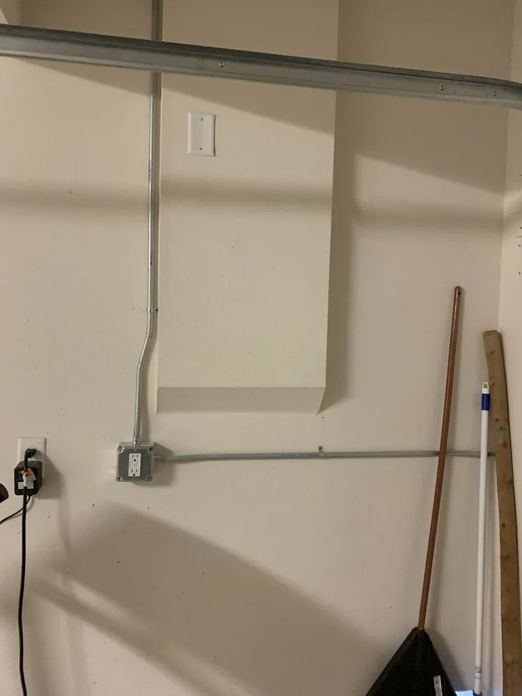 Affordable outlet and switch repair service in ,  - Ginosko Electric