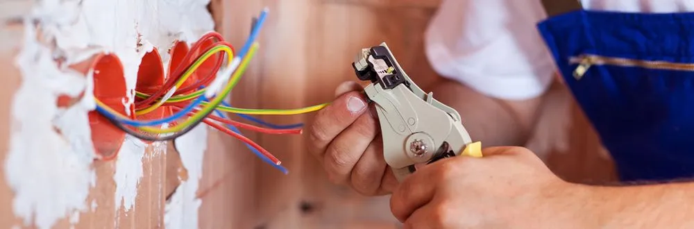 Slide of Giovanni Torres Electric