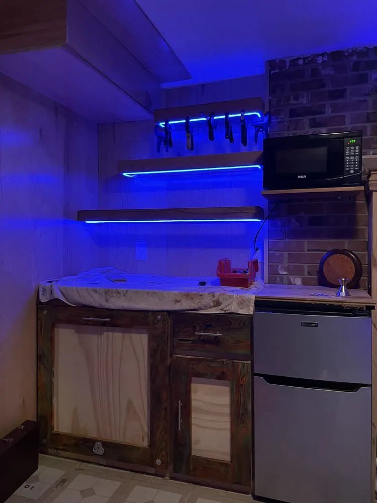 Slide of Glassy Whittle Threads