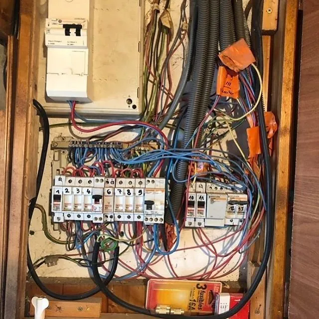 Slide of Glen Ellyn Emergency Electrician