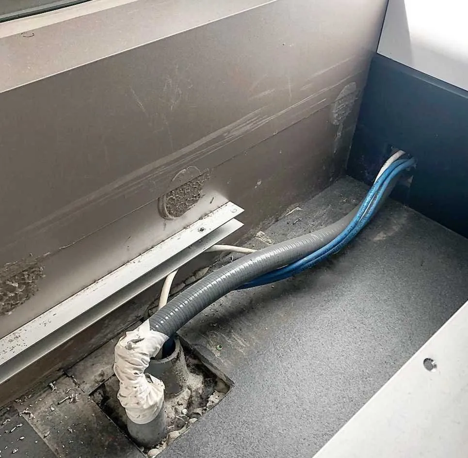 Trusted electrician providing emergency electrical service in , 