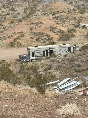 Glo Pro Electric & Solar Logo