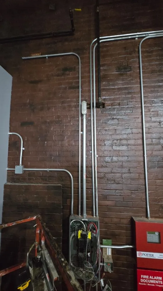 Certified electrical service for homes in lighting installation,  by 