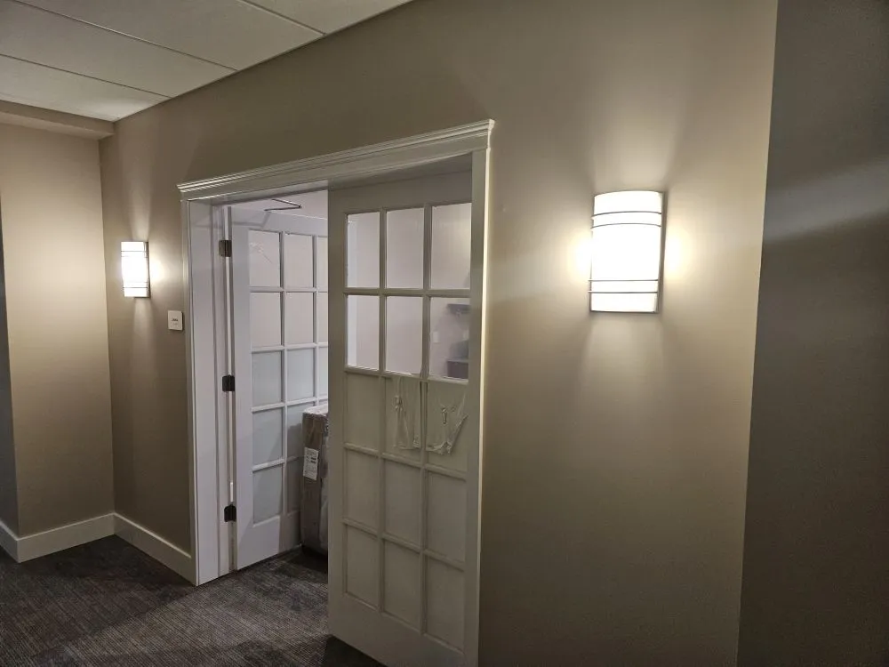 Trusted electrician providing circuit breaker repair in , 