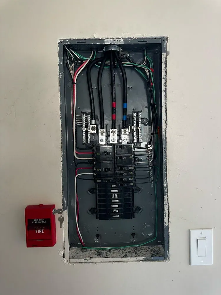 Slide of Globe Star Electric