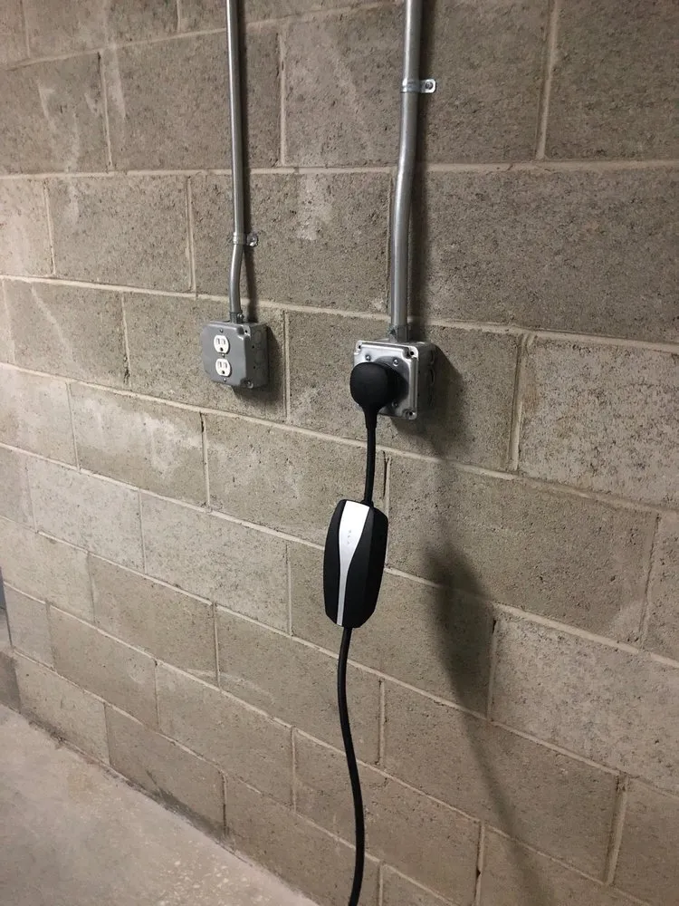 Emergency circuit breaker repair experts serving ,  - Globecast Electrical Services