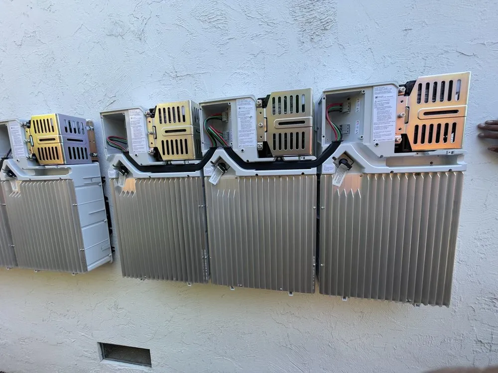 Slide of GLugo Electric