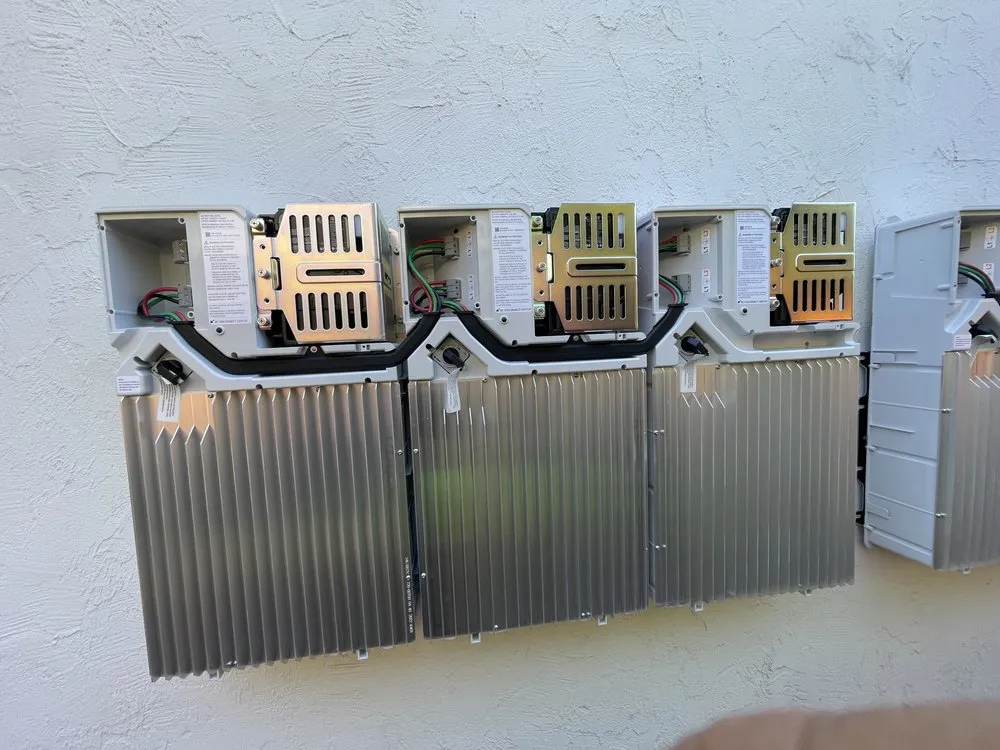 Slide of GLugo Electric