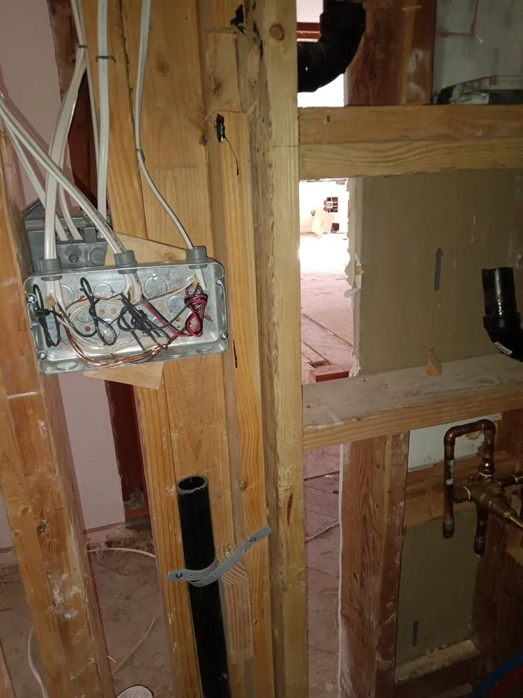 Affordable electrician providing lighting installation in , 