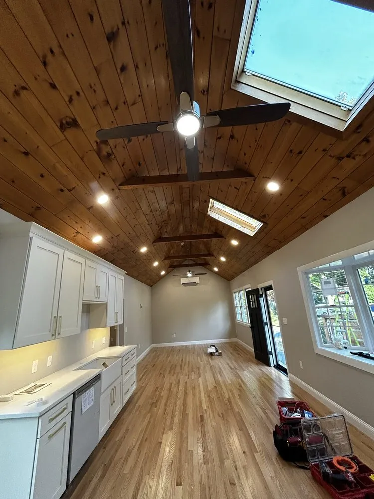 Slide of G&M Electrical Services