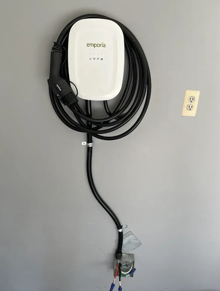 Slide of GNG Electric