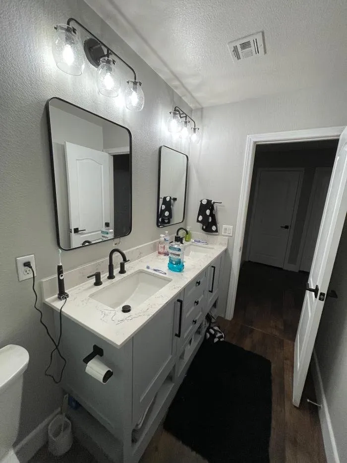 Slide of GNJ Electric