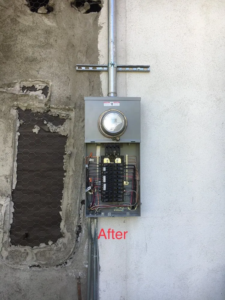 Licensed outlet and switch repair in Encino, CA by Go Green Electric