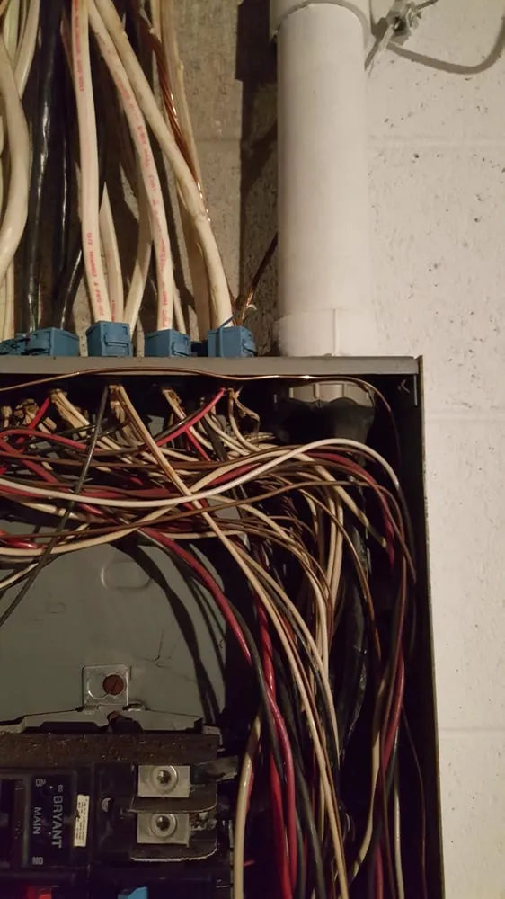 Reliable electrician providing emergency electrical service in , 