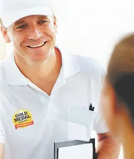 Licensed electrician providing circuit breaker repair in , 