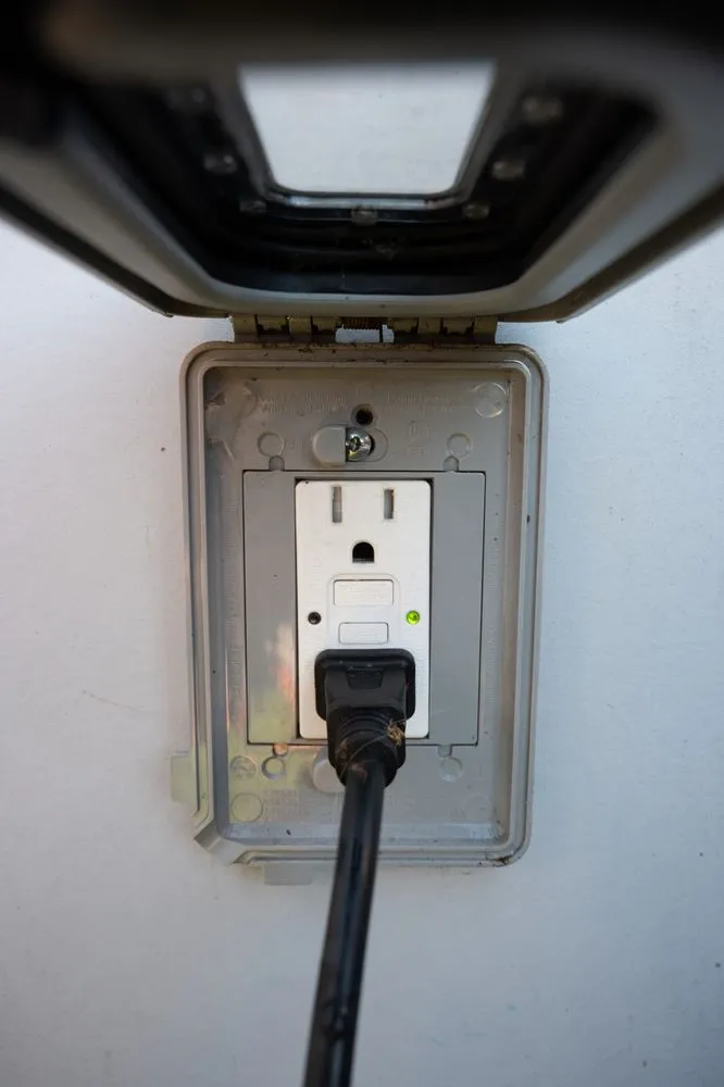 Slide of Gold Mountain Contracting