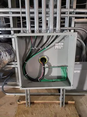 Gold Phase Electric Logo