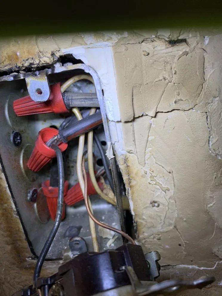 Slide of Goldcoast Electric