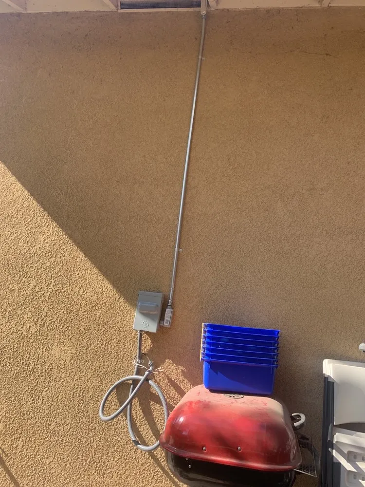 Slide of Goldcoast Electric