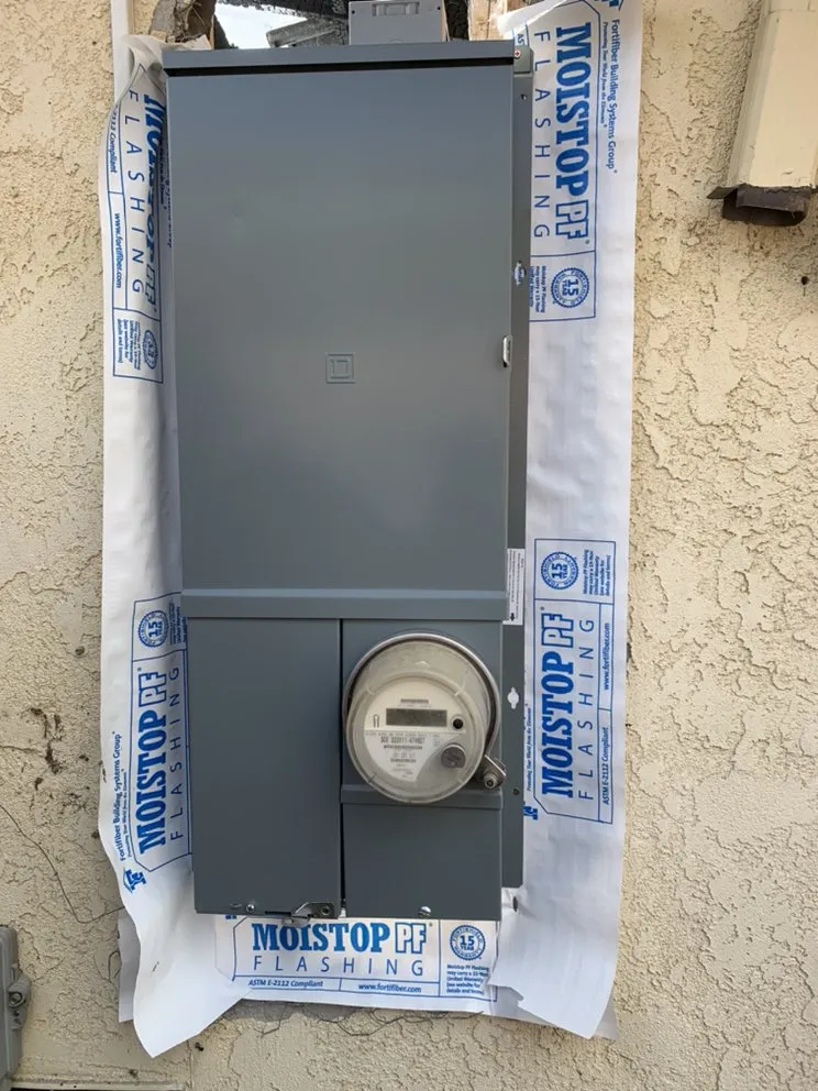 Slide of Goldcoast Electric