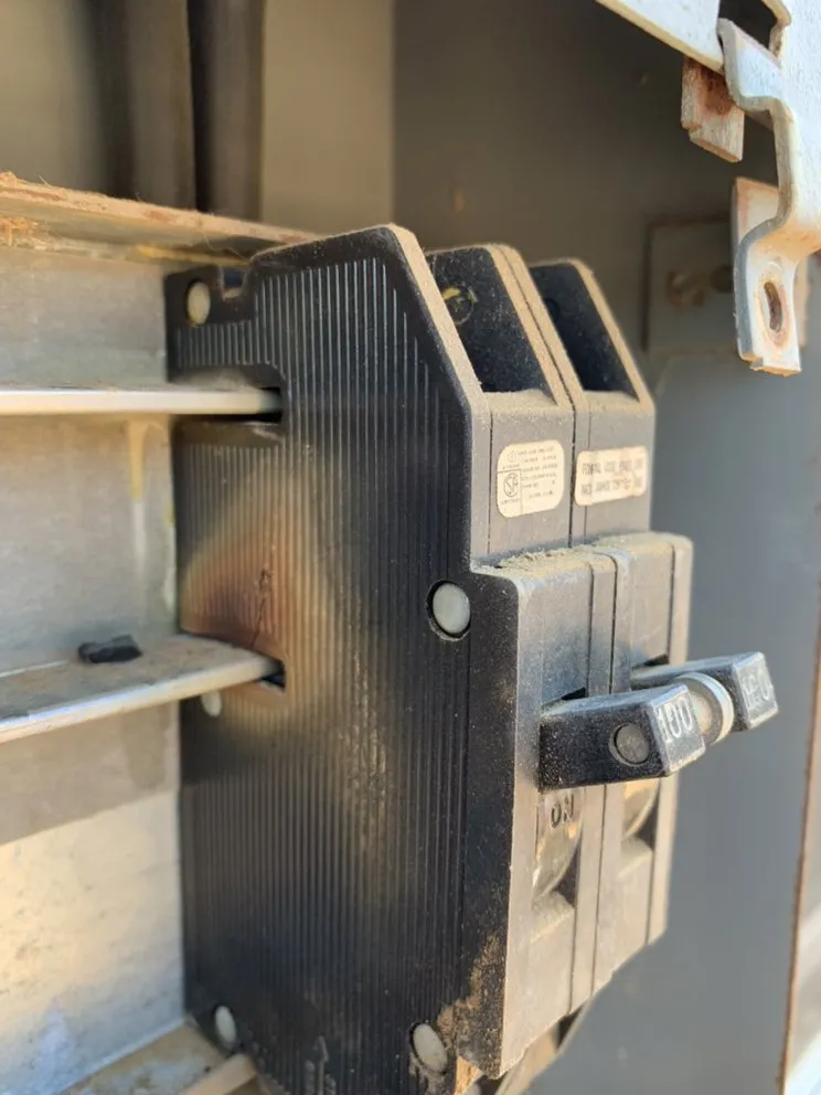 Slide of Goldcoast Electric