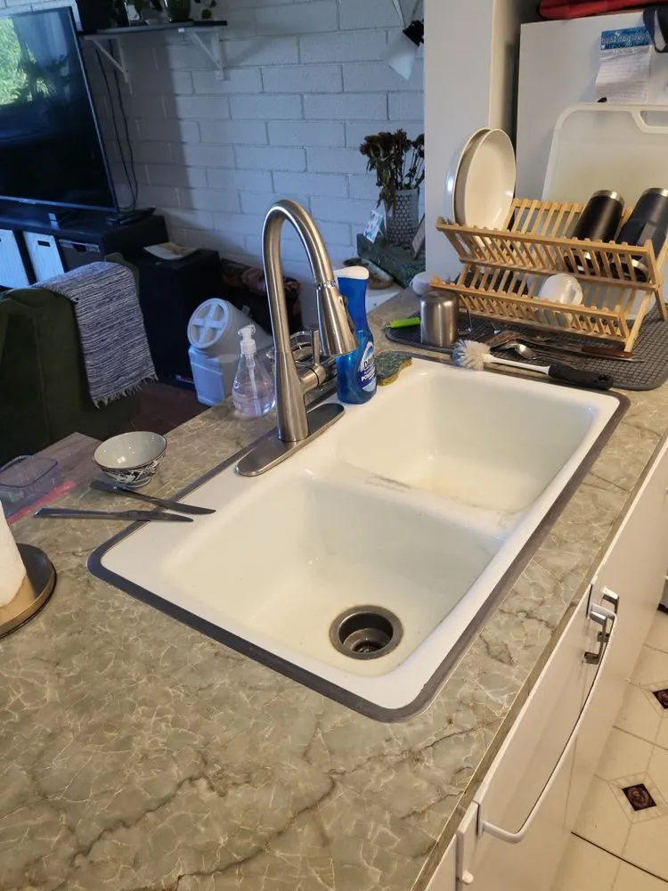 Expert electrician providing circuit breaker repair in , 